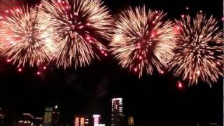 Video : China : National day fireworks in Hong Kong 香港