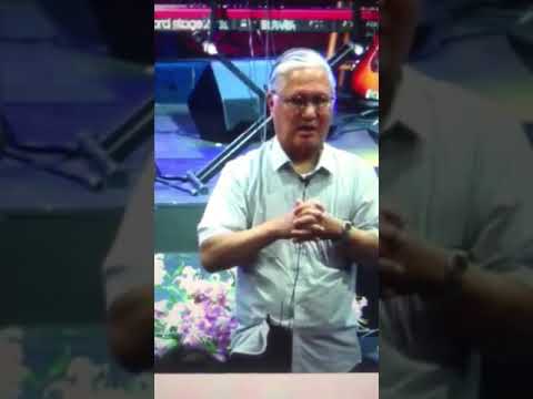 Rev. Dr. Stephen Hre Kio nih Pastor le Khrihfabu Upa Kong a chimnak