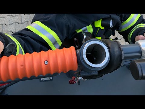 Absturzsicherung im Korb einer Drehleiter - Feuerwehr - Peitscheneffekt - DLK - Höhenrettung PSAg.A.