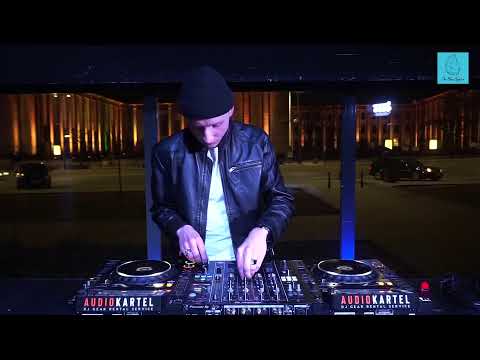 The Blue Oyster: PAD / 10.03 / 19 - 20