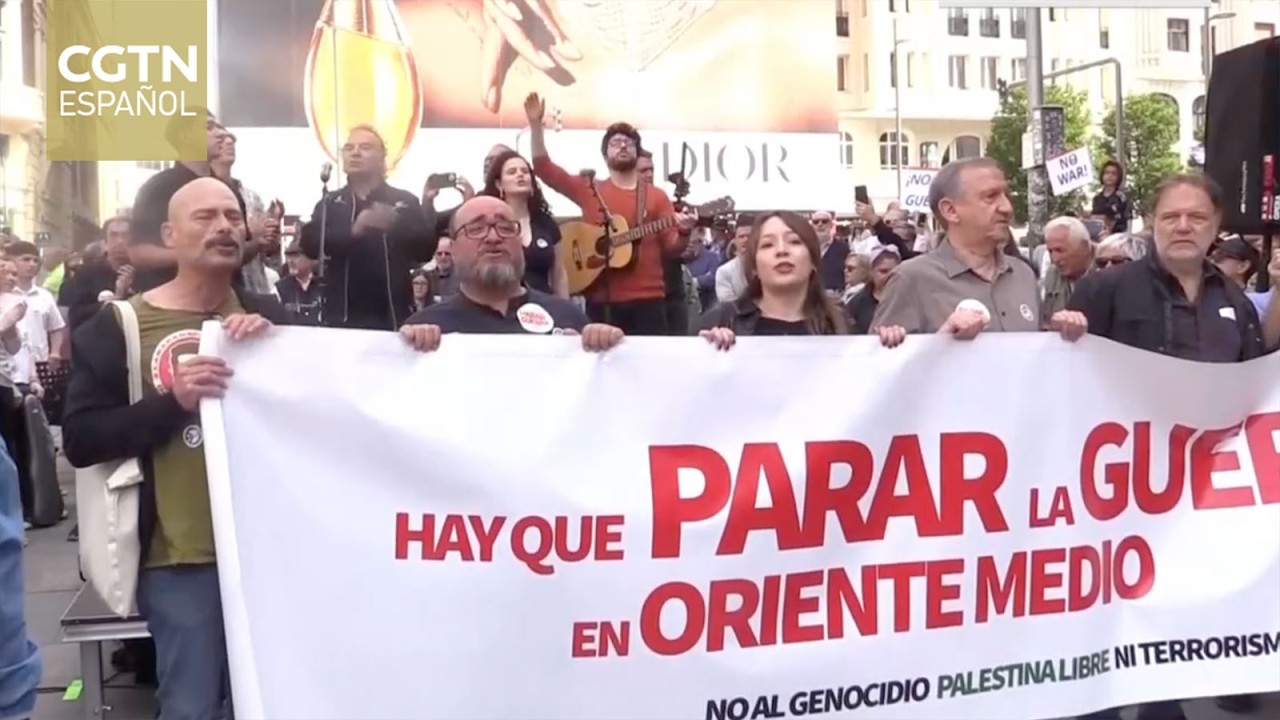 Se manifiestan cientos de personas en Madrid contra la guerra de EE. UU. e Israel contra Irán