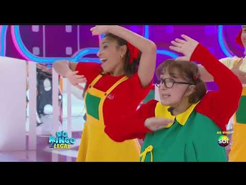 Chiquinha  cantando "Aquí esta La Chilindrina" no Domingo Legal