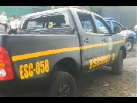 Enfrentamiento entre agentes PNC y mototaxistas en Siquinalá