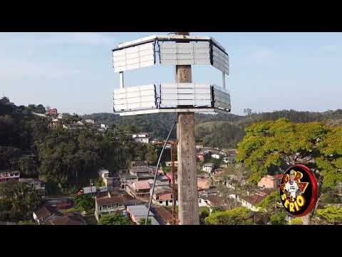 FAVELACOP SOBREVOANDO A ILUMINAÇÃO DO CAMPÃO APENAS UM TORRE COM LEDS .