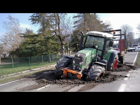 Tractor Fell Into The Mud / Stupid Tractor Accident | Professional Vs Fool, John Deere Torn Up