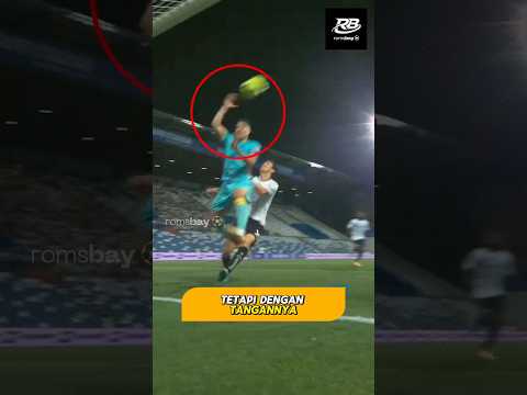 Semua sudah siap merayakan gol, tapi yang terjadi setelah penalti di luar logika. #footballshorts