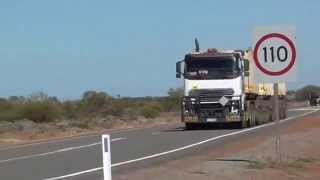 preview picture of video 'Two long road trains at Yalgoo'