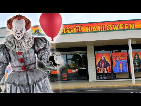 SPIRIT HALLOWEEN 2019 inside ABANDONED FASHION BUG - ALLIANCE OHIO