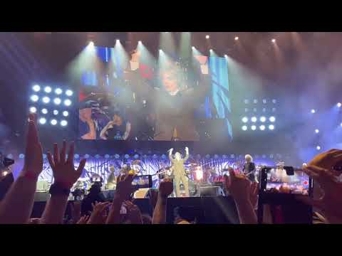 We Will Rock You - Taylor Hawkins Tribute Concert - Foo Fighters feat Brian May Roger Taylor Wembley