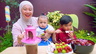 Download lagu AZAM MAKES MARSHMALLOW SKEWERS WITH A BABY GIRL 🍡 mp3