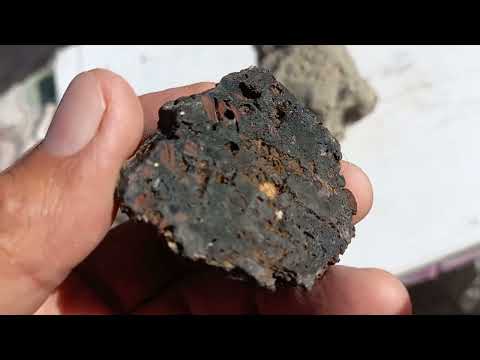 Armando Faria                    +212 628849310 meteoritos lunares ??