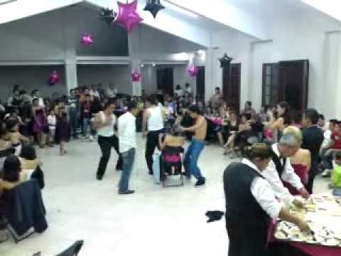 DISCO MOVIL LA BOMBA Y LOS PRIMOS