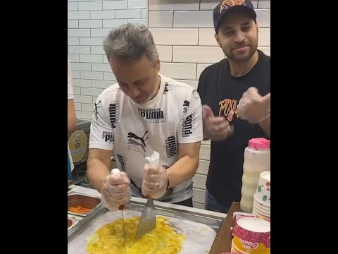 مواهب الفنان إيهاب فهمي في عمل «رول الآيس كريم».. «بيلف بحرفنة»