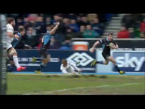 Mark Bennett Drops The Ball Over The Line