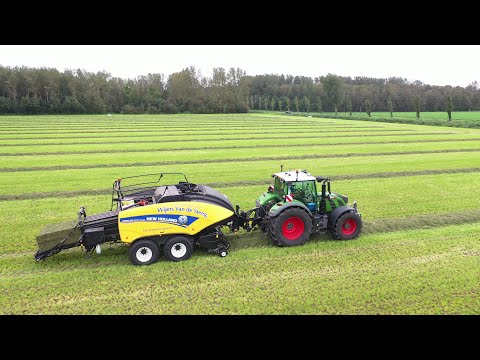 Balen persen en transporteren in de Flevopolder
