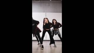 Download lagu [EVERGLOW] Bon Bon Chocolat Dance Practice Yiren Focus mp3