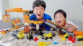 Download lagu Yejun's Excavator, Dump Truck Transformer Car Toy Playset Unboxing for Kids mp3