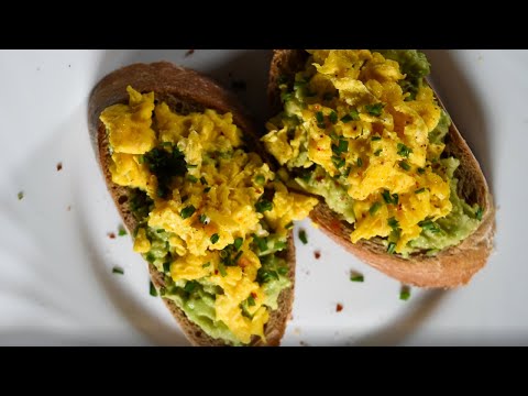 Healthy and Delicious Avocado Toast with Egg Recipe