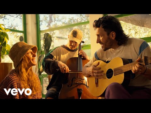 Somewhere In Between - Lay Your Head on Me (One-Shot Live Performance)