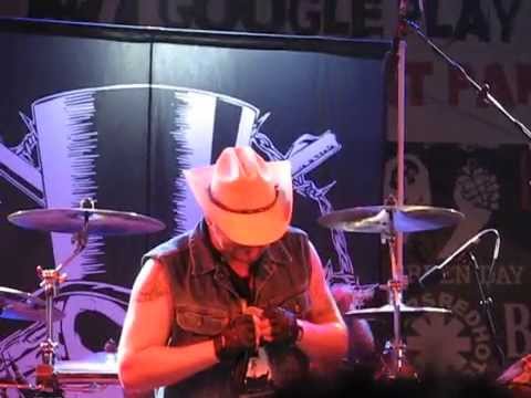 Hollywood Rose - Knockin' on heaven's door (Sziget 2015)