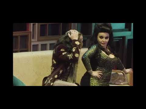 Alaska cantando en “El amor sigue en el aire”