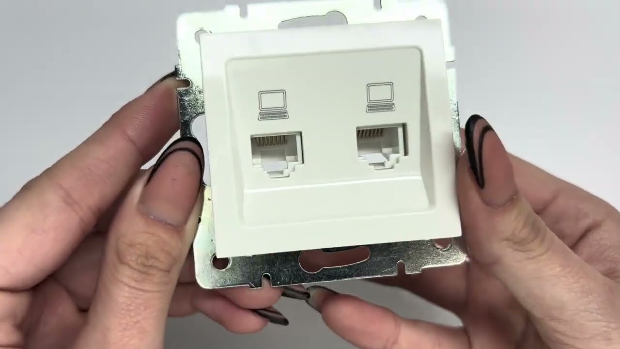 Розетка двойная компьютерная RJ-45 LEZARD Rain белая 703-0288-141