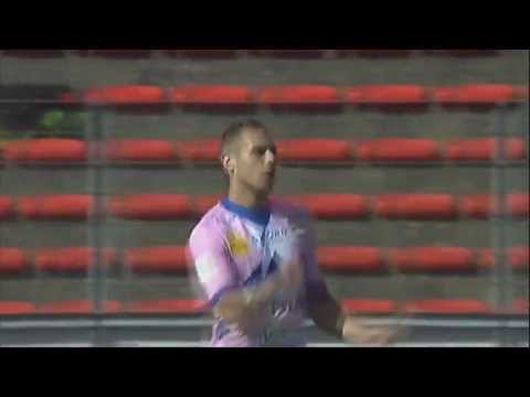 Kévin Bérigaud, la danse de l'épaule après son but magnifique contre Nice.