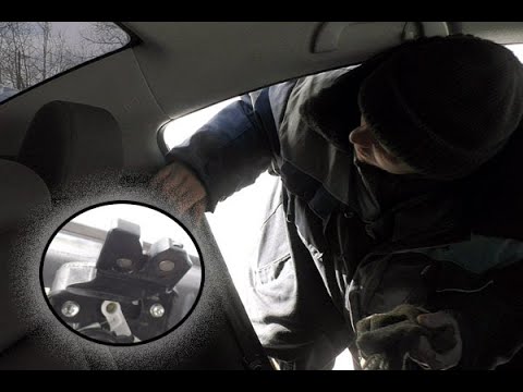 открыть багажник мазда 3