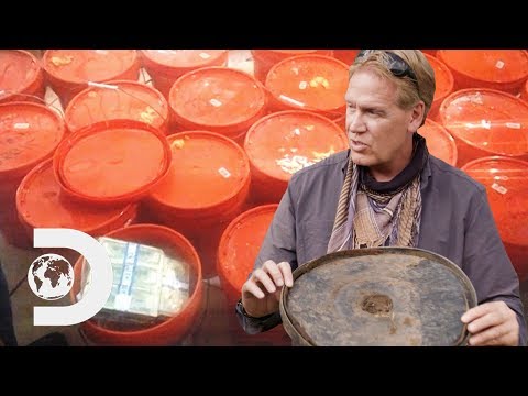 Chris Digs Up Tank That Could Have Been Used to Hide Cash and Jewels | Finding Escobar's Millions