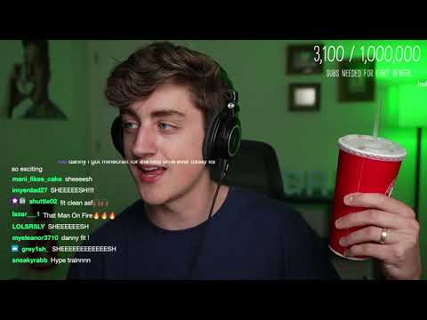 Danny Gonzalez Twitch stream 2021.04.12 - chat teaches me how to play minecraft