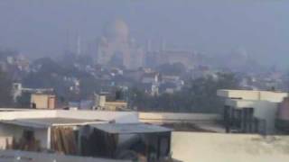 preview picture of video 'The Taj Mahal in Agra, India'