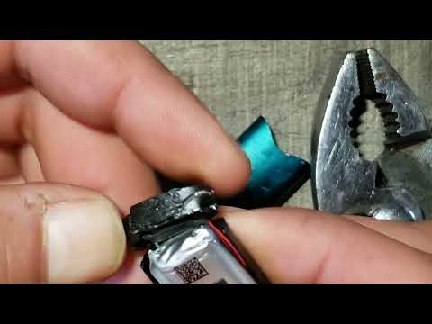 YouTube video about: How to take apart a vuse alto battery?
