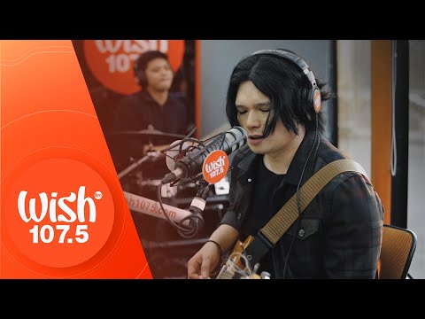 Hilera performs “Saglit” LIVE on Wish 107.5 Bus