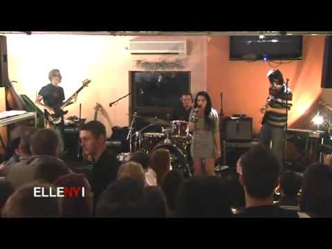 Ellenyi   Aint No Sunshine   LIVE