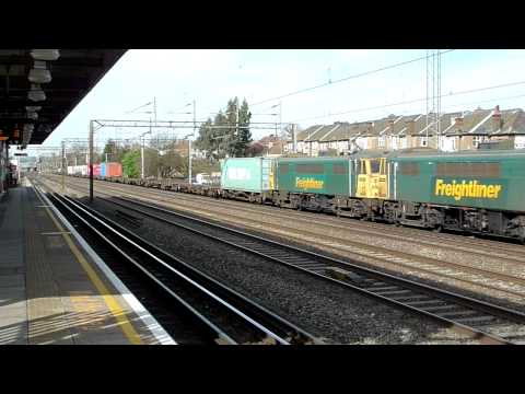 86609 & 86604, 4L75 Crewe BH - Felixstowe, South Kenton, 24/02/11