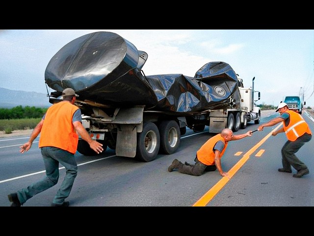 Most Ridiculous Worker Mistakes Caught on Camera SDDEFAULT Thumbnail
