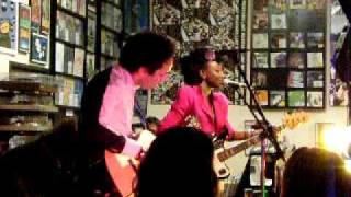 Noisettes 007(wild young hearts pt 1)