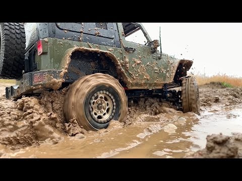 RC car : Jeep Wrangler Rubicon JK Muddy Trail! #9