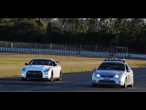Nissan GTR R35 Worked vs Australian Taxi Driver - Ford Falcon G6E Turbo - Taxi Spec