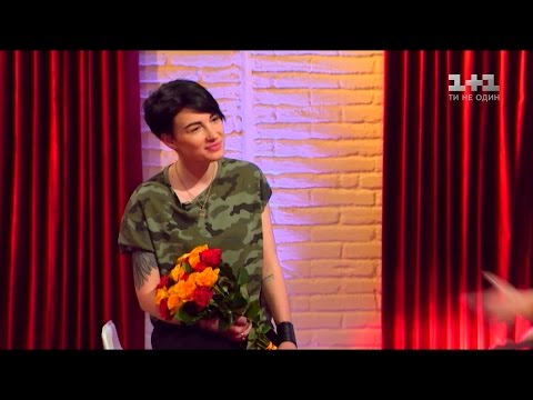 Анастасія Приходько в іміджі пацанки відсвяткувала 30-річчя в студії Світського життя