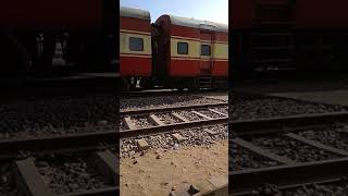 preview picture of video 'Mumbai central Rajkot duranto'