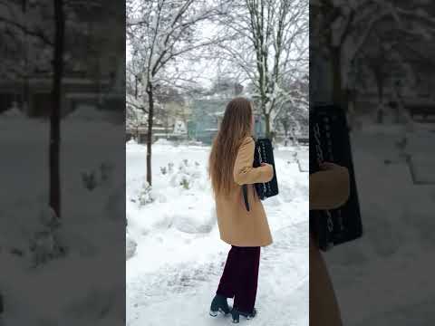 Driving home for Christmas 🎄 - Júlia Masnicová