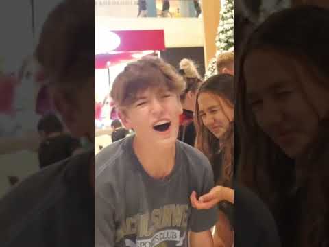 Kiss or slap? *Cringe Edition*