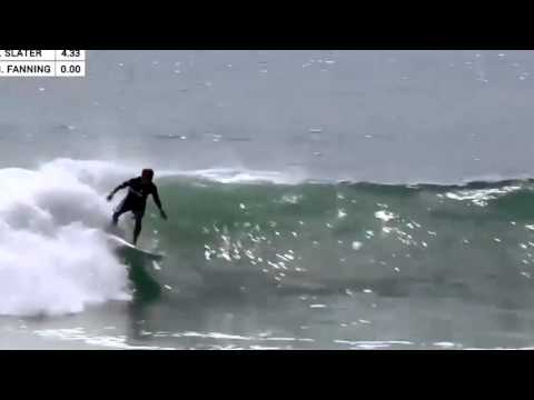 Kelly Slater pulls 360 backhand air at Hurley Pro