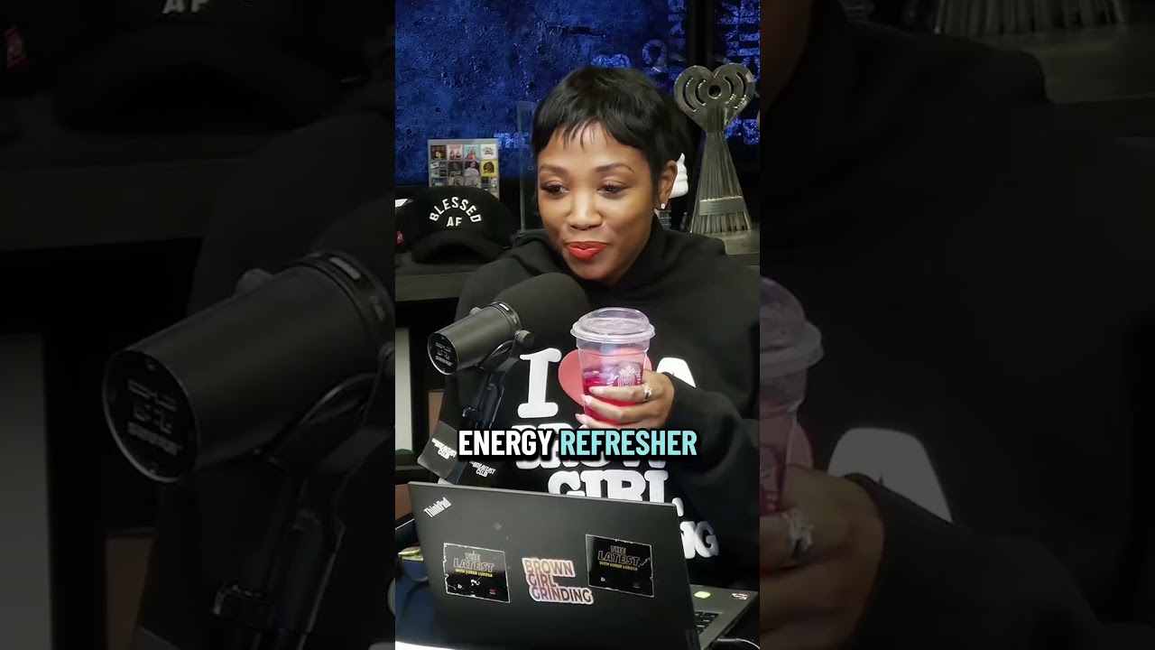 #AD Level up your @starbucks Refreshers ⚡️ & Add Energy To Your Refreshers today!