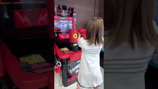 パンチ力最弱な女はこちらですwwww