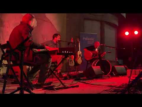 SKUBAS - Rain Song (LIVE)