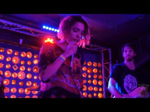 Jenny Lee - White Devil [4K] (live @ Baby's All Right 11/4/15)