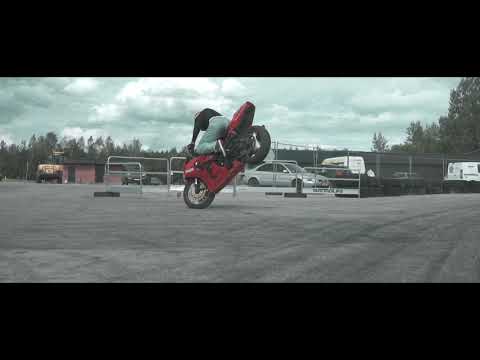 DIDZIS GRUNDULIS FREESTYLE SUPERBIKE STUNT TRAINING