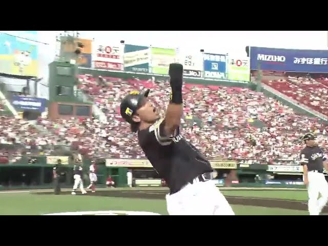 【8回表】ホークス・松田 レフトスタンドへの16号2ランを放ち 「熱男～!!」 2016/6/26 E-H